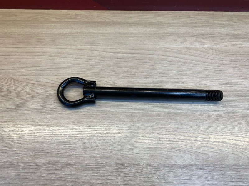 Буксировочный крюк