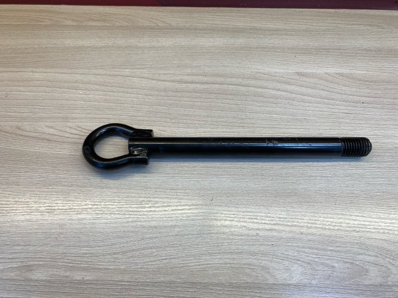 Буксировочный крюк