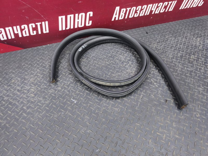 Уплотнитель двери