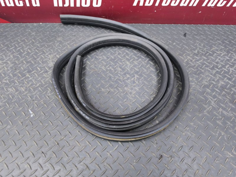 Уплотнитель двери