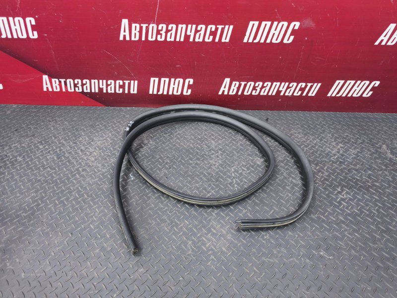 Уплотнитель двери