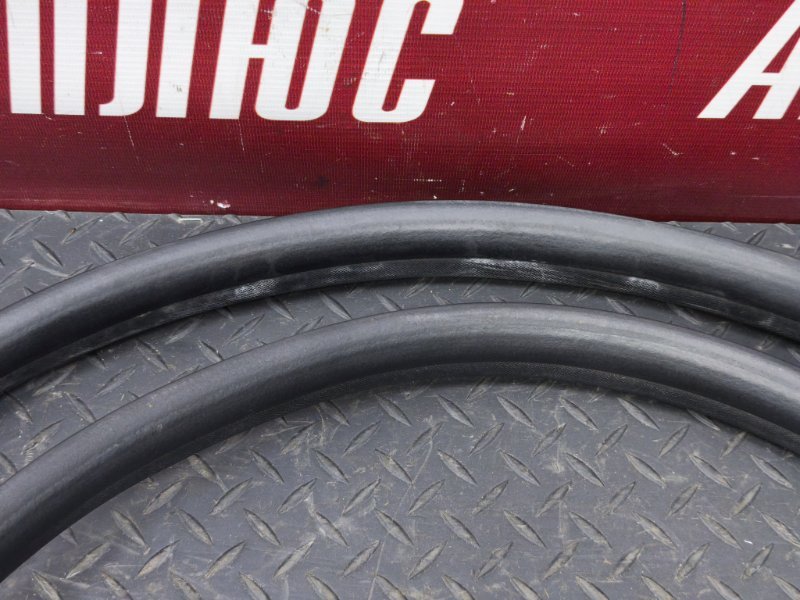 Уплотнитель двери