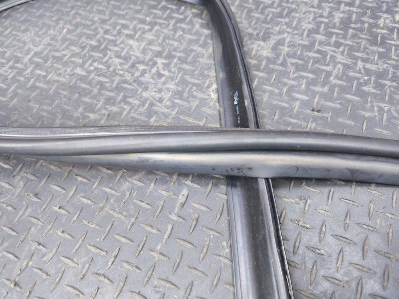 Уплотнительная резинка крыши