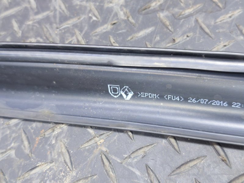 Уплотнительная резинка крыши