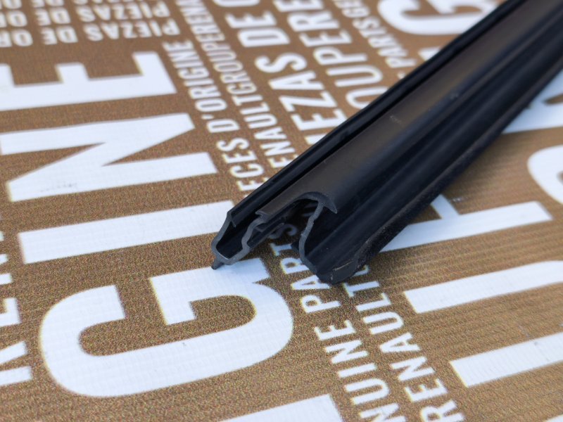 Уплотнитель стекла двери внутренний