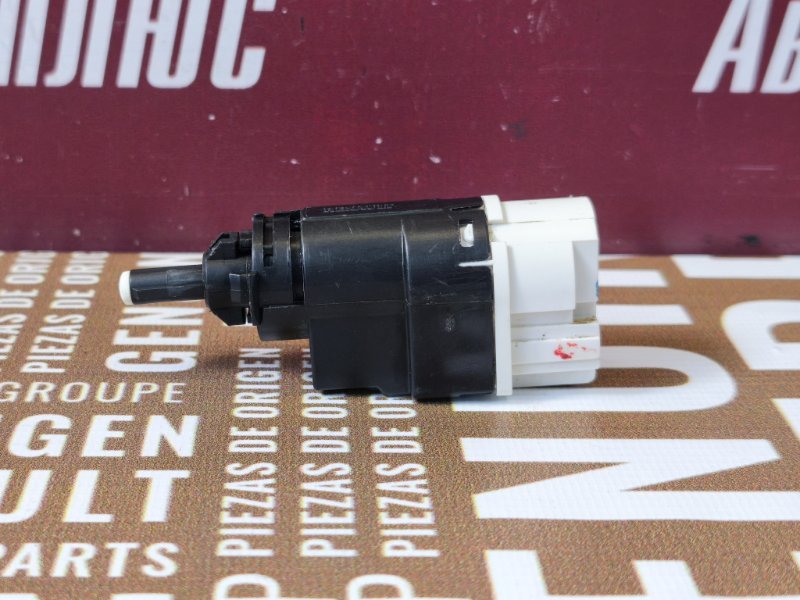 Датчик педали тормоза