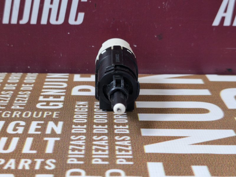 Датчик педали тормоза