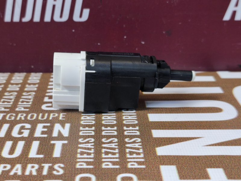 Датчик педали тормоза