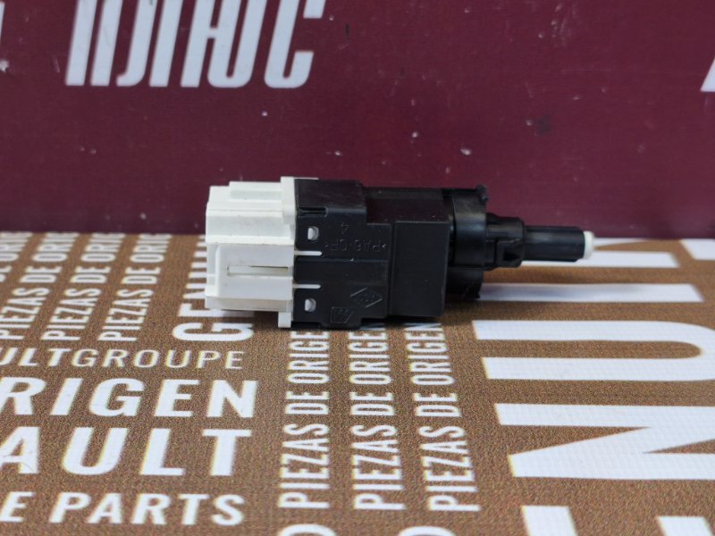 Датчик педали тормоза