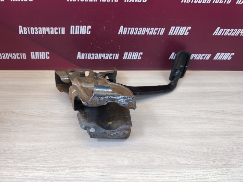 Педаль тормоза