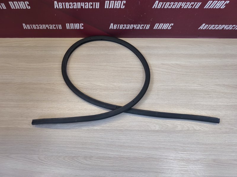 Уплотнительная резинка боковой двери