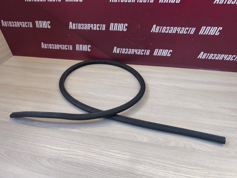 Уплотнительная резинка боковой двери