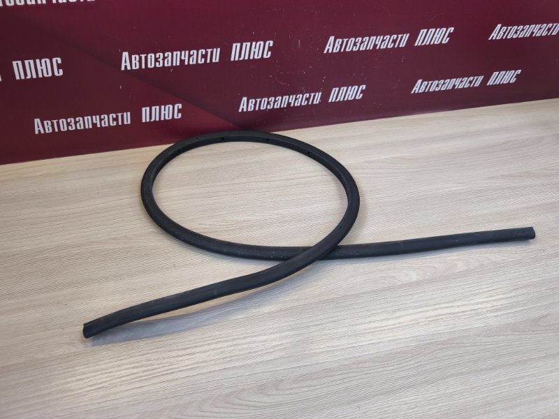 Уплотнительная резинка боковой двери
