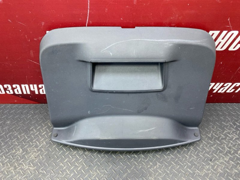 Обшивка двери багажника