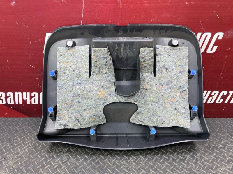 Обшивка двери багажника