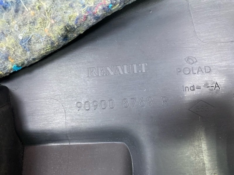 Обшивка двери багажника