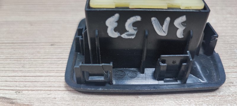 Кнопка стеклоподъемника