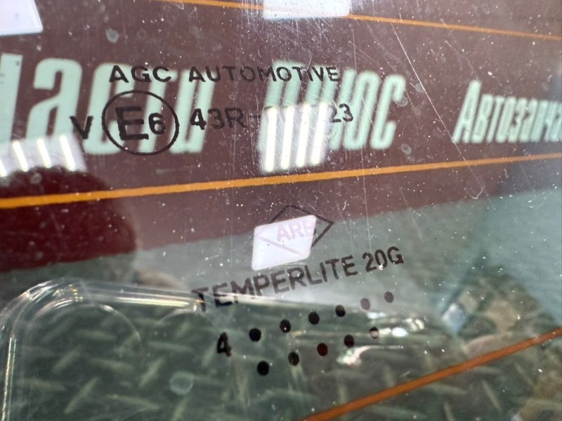 Стекло крышки багажника