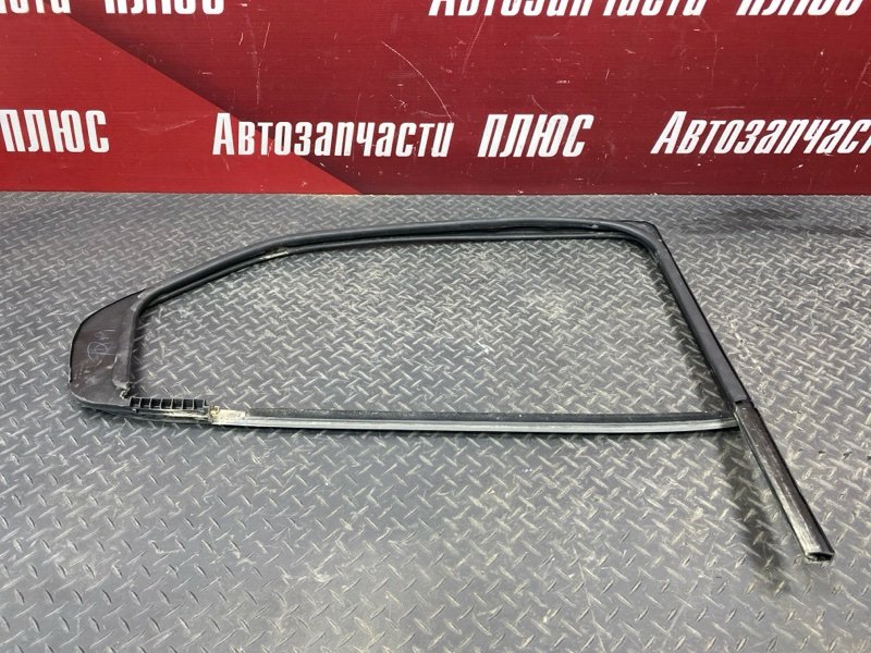 Уплотнитель стекла      двери