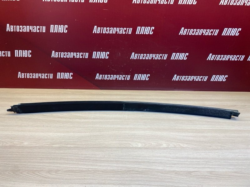 Направляющая стекла     двери