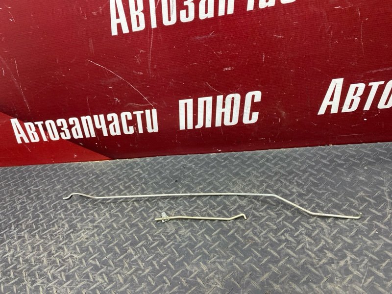 Тяга замка двери