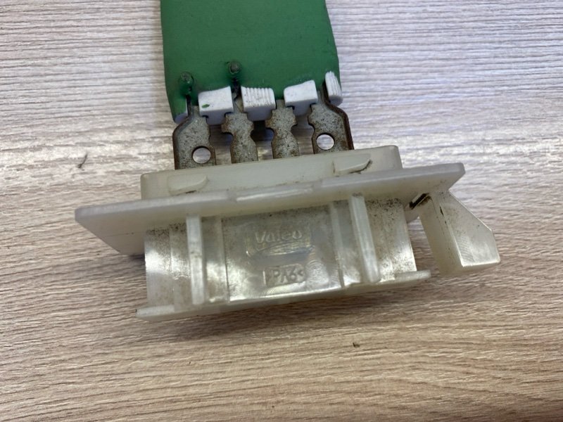 Резистор отопителя