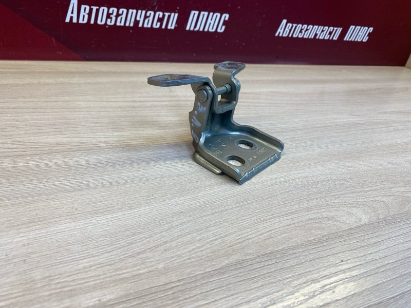 Петля     двери