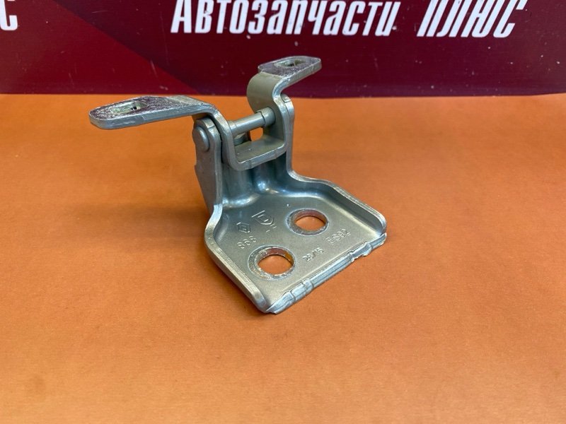 Петля     двери