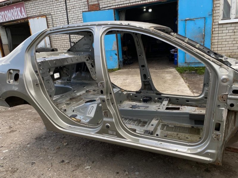 средняя стойка