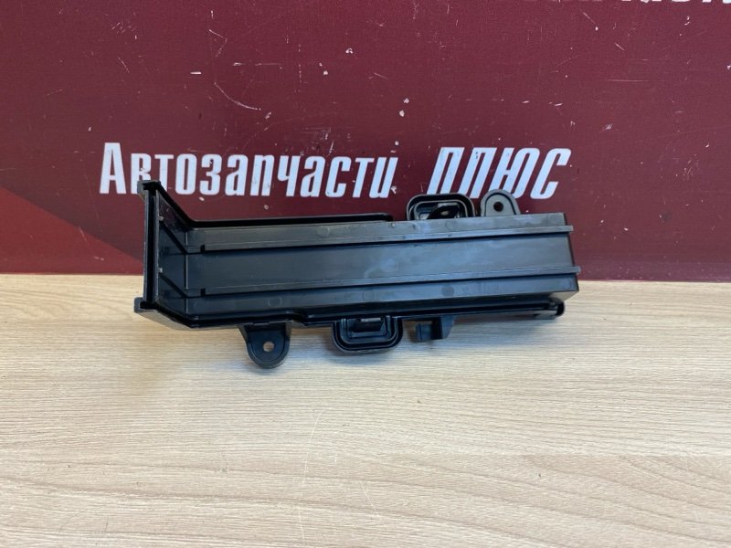 Крышка салонного фильтра