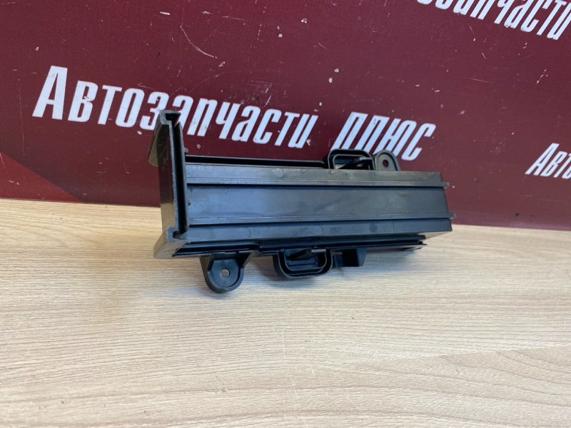 Крышка салонного фильтра