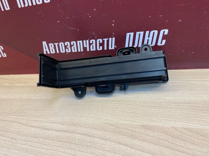 Крышка салонного фильтра