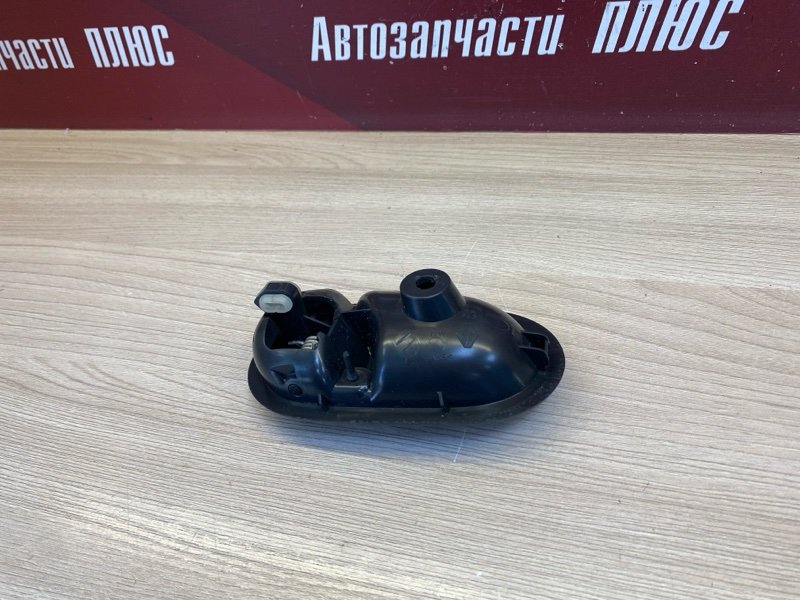 Внутренняя  ручка двери