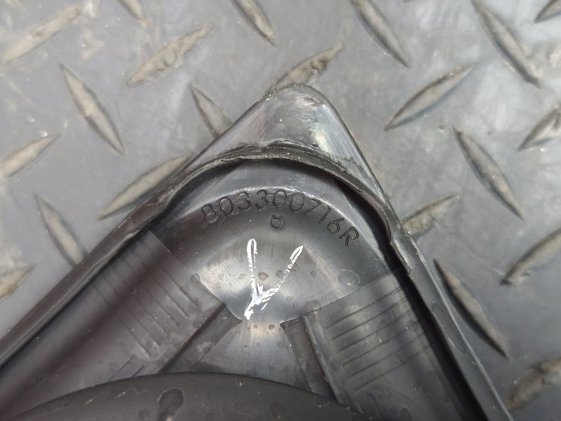 Уплотнитель стекла      двери