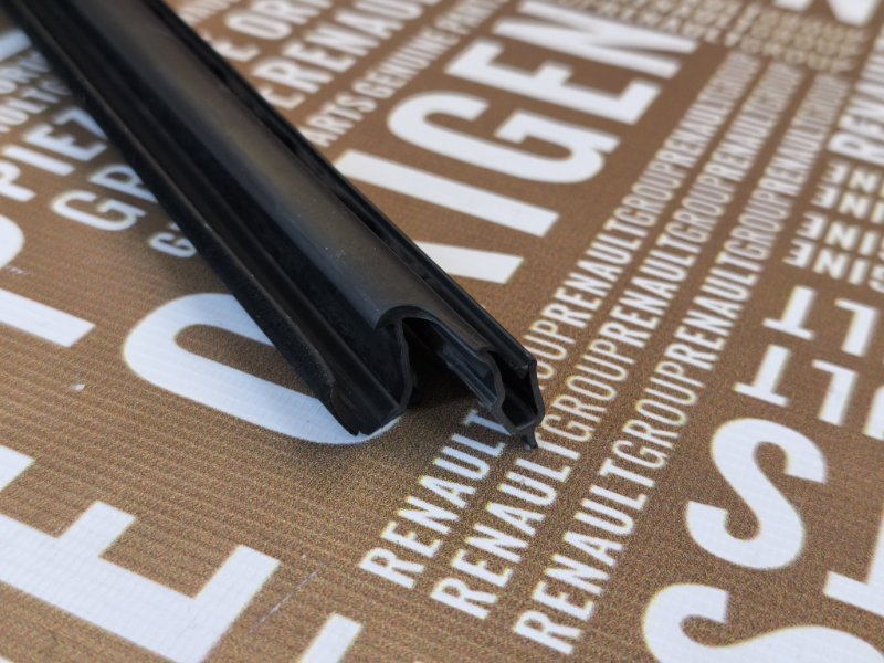 Уплотнитель стекла двери внутренний