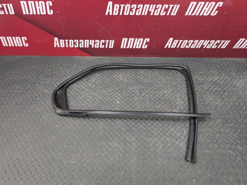 Уплотнитель стекла двери