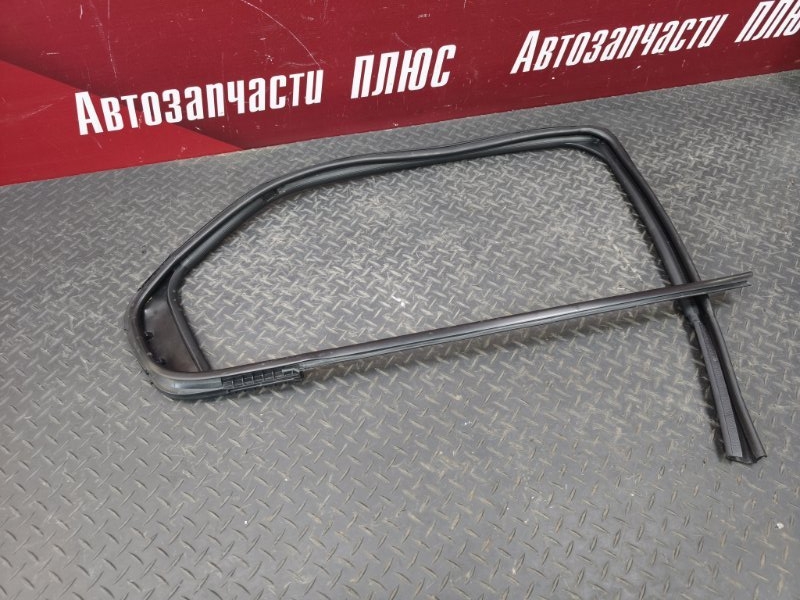 Уплотнитель стекла двери