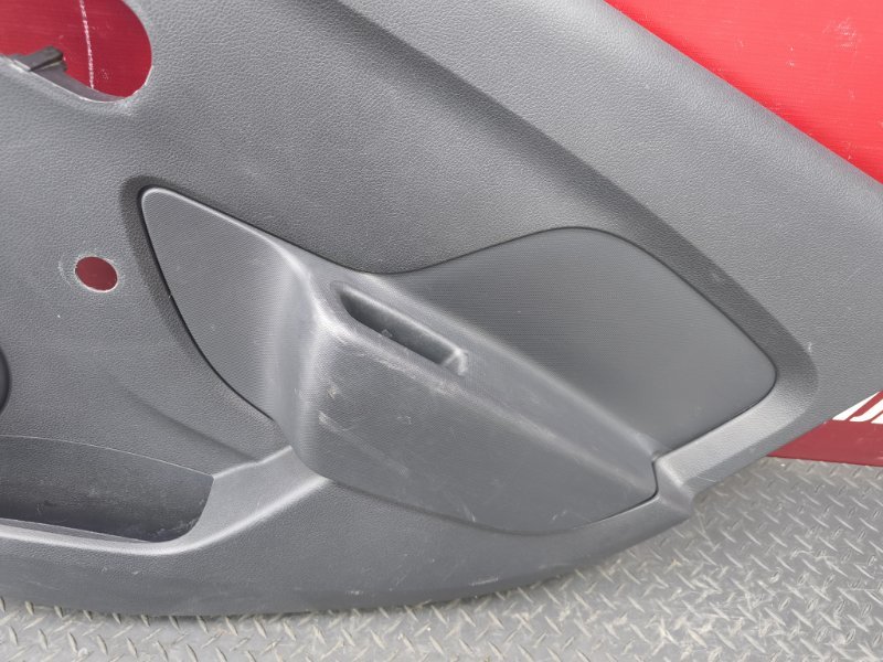 Обшивка боковой двери