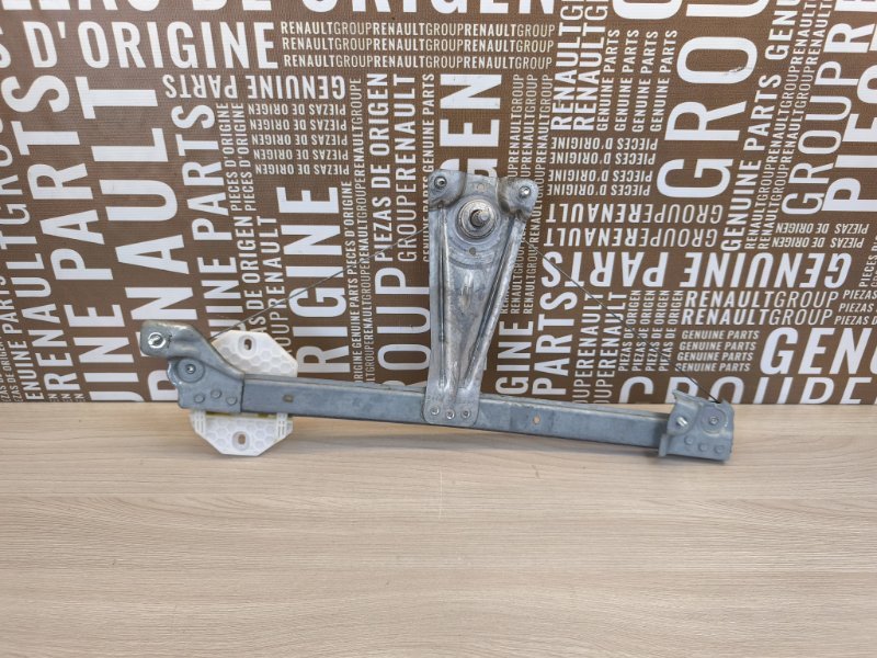 Стеклоподъемник    двери