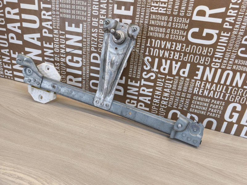 Стеклоподъемник    двери