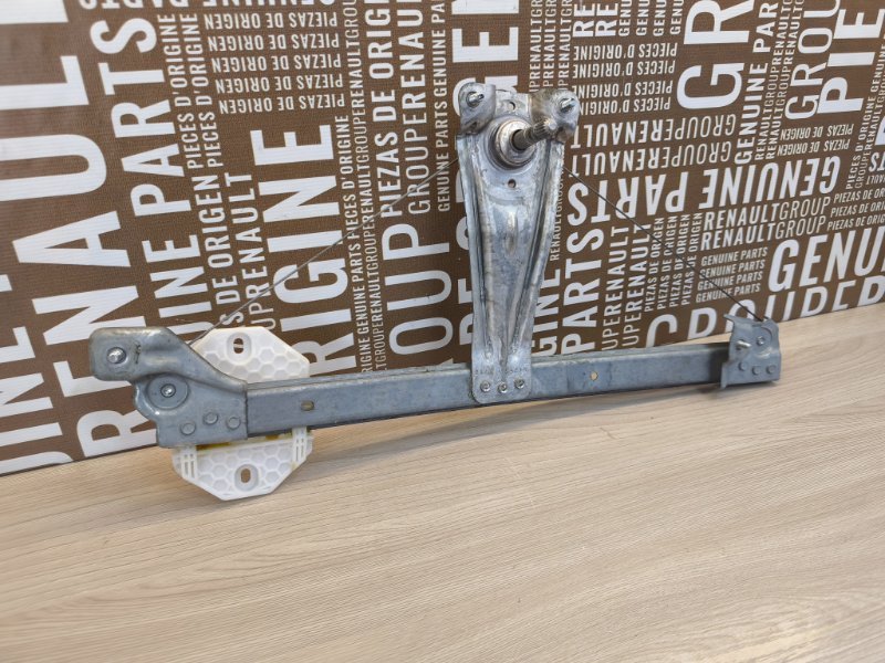 Стеклоподъемник    двери