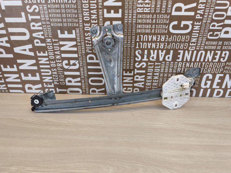 Стеклоподъемник    двери