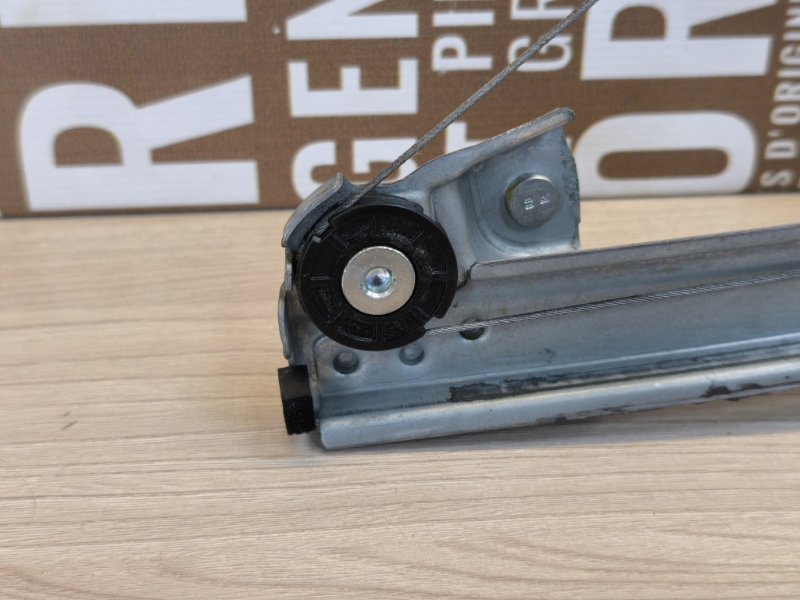 Стеклоподъемник    двери