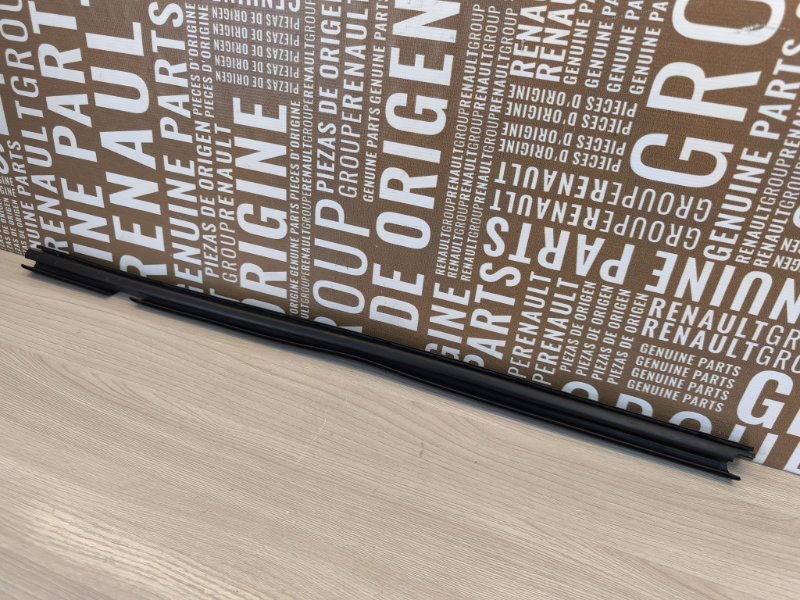 Уплотнитель стекла двери внутренний