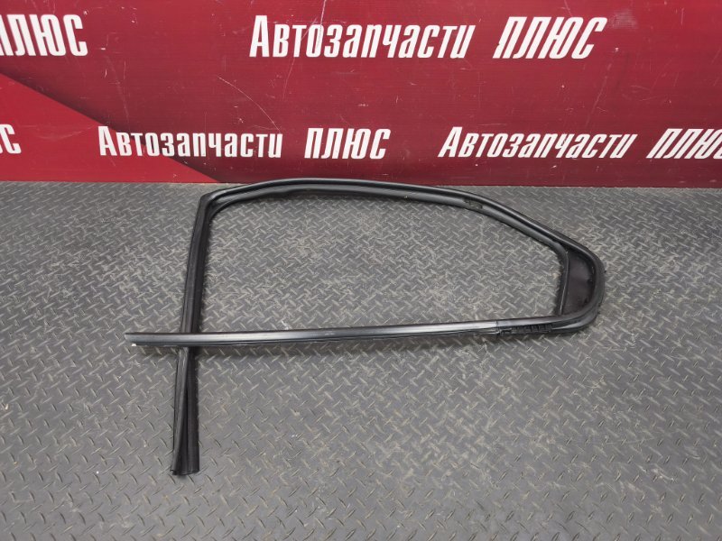 Уплотнитель стекла двери