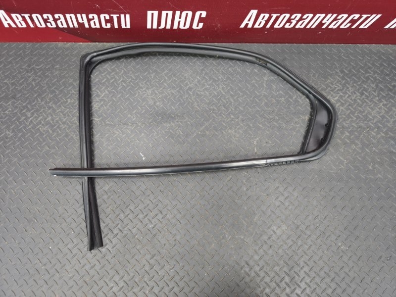 Уплотнитель стекла двери