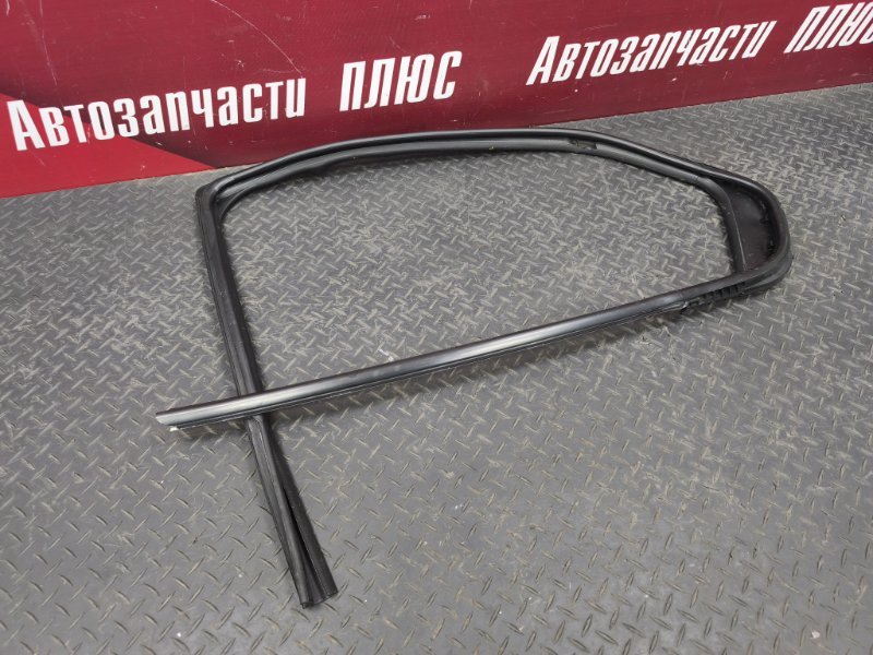 Уплотнитель стекла двери