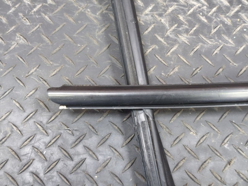 Уплотнитель стекла двери