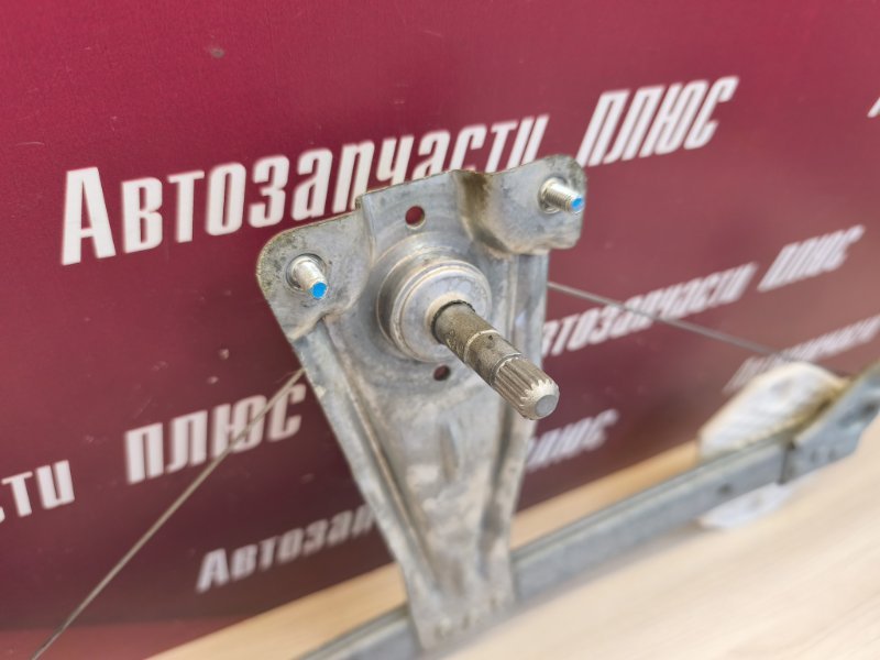 Стеклоподъемник    двери