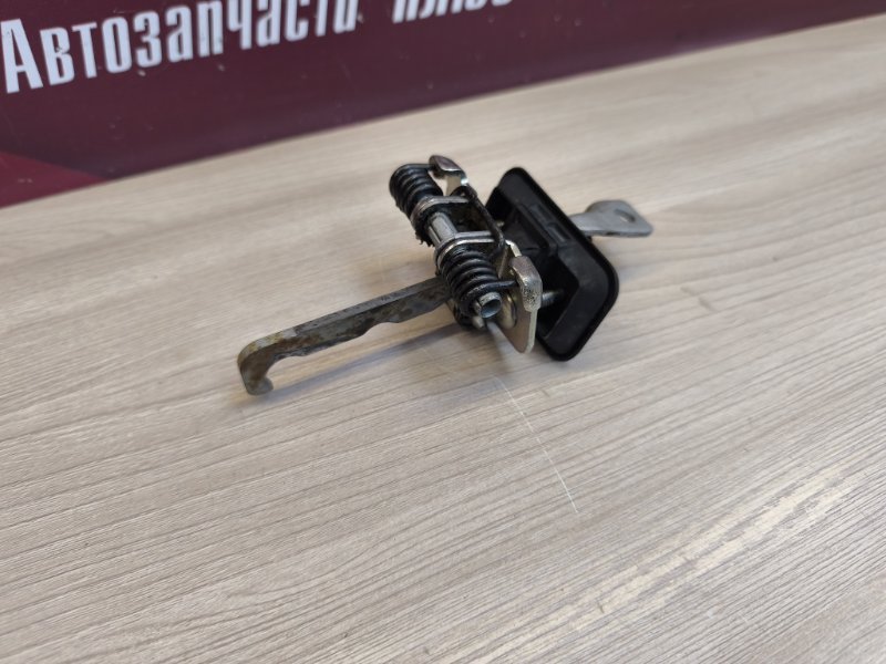 Ограничитель двери